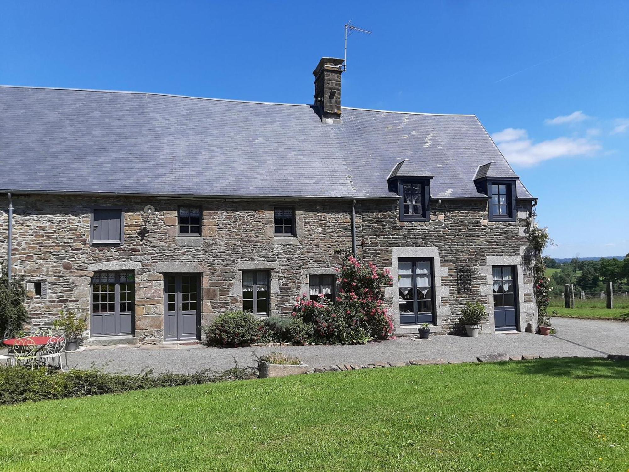 Holiday Home Close To Normandy Montaigu-les-Bois Exterior photo